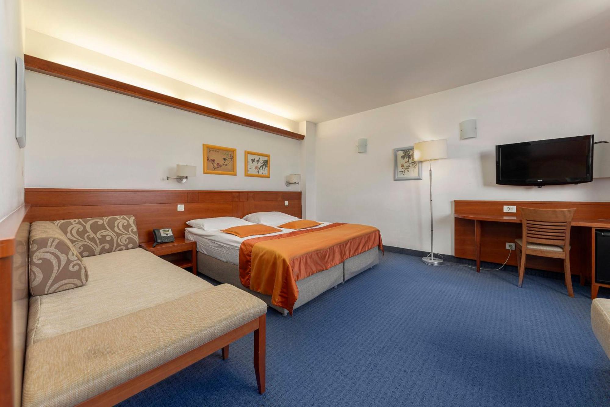 Garni Hotel Azul Kranj Exterior foto